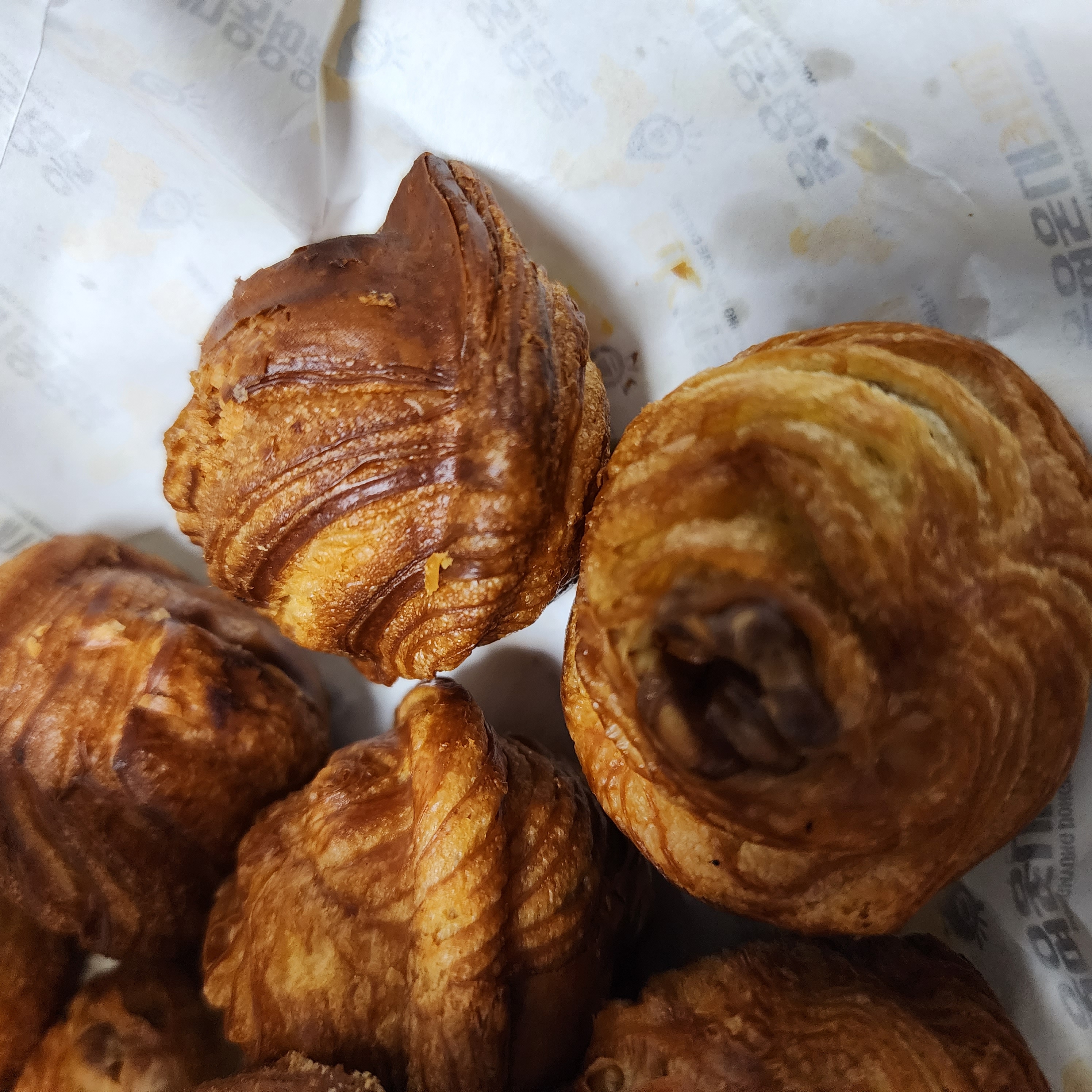 [잡담] 페스츄리 호두과자 개짱맛있다 | 인스티즈