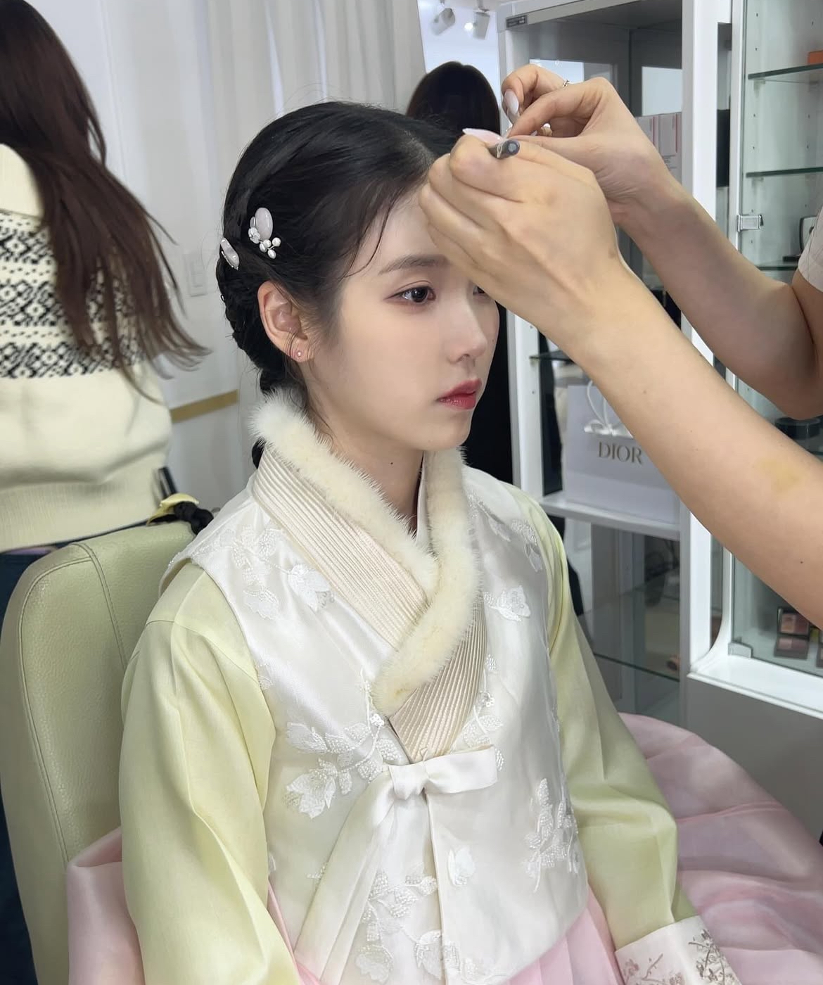 [잡담] 미틴 아이유 인스타 사진 올렸다…….. | 인스티즈