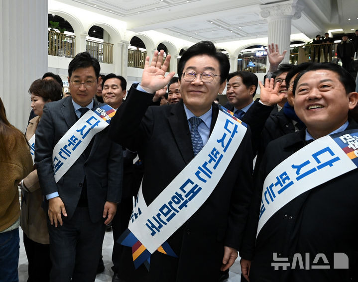 [정보/소식] 오늘자 시민들 사랑받고 간 이재명 대표 | 인스티즈