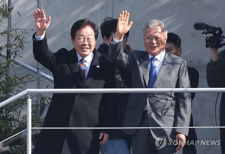 [정보/소식] [포토] 문재인 전 대통령·이재명 대표 '밝은 표정' | 인스티즈