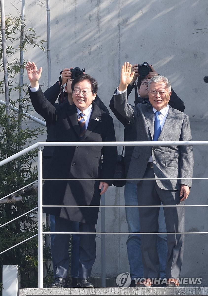 [정보/소식] [포토] 문재인 전 대통령·이재명 대표 '밝은 표정' | 인스티즈