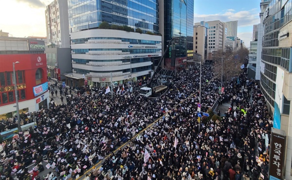 [정보/소식] 탄핵반대극우집회하러 온다는 광주 주요 집회 장소: 옛 전남도청, 전일빌딩, 금남로 | 인스티즈