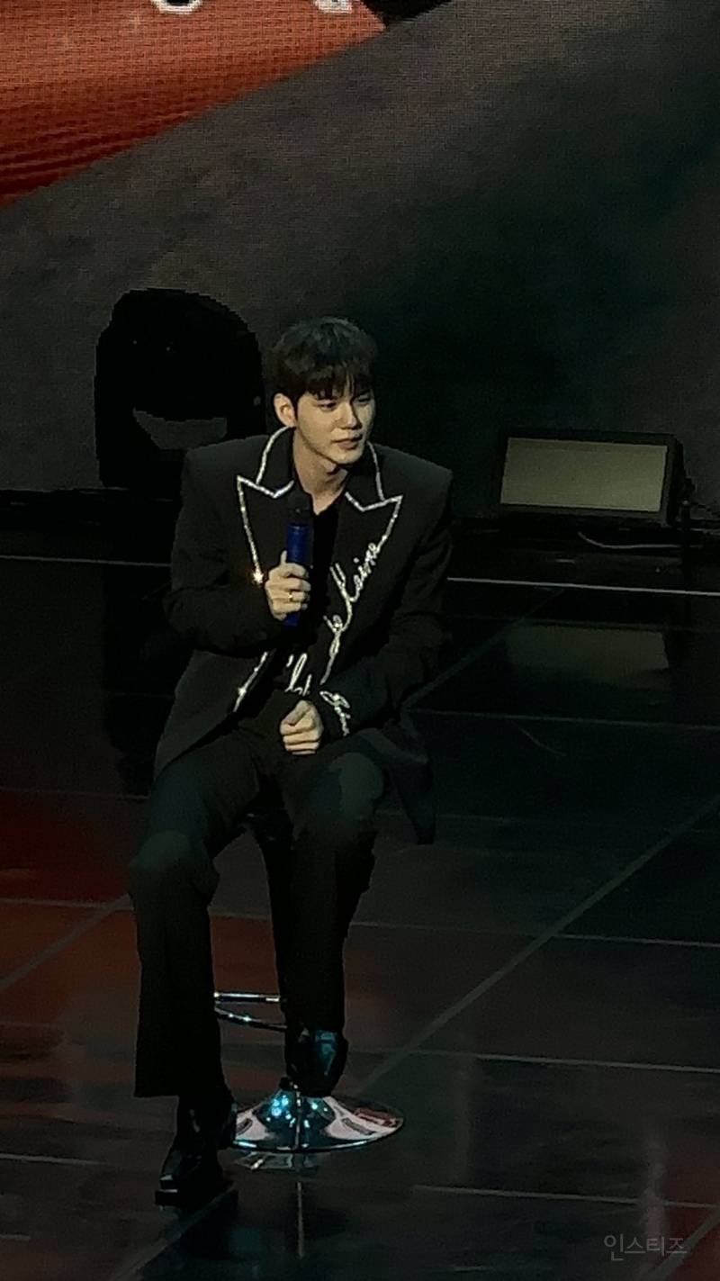 이제 찐 군필자 같아 보이는 옹성우 최근 .jpgif | 인스티즈