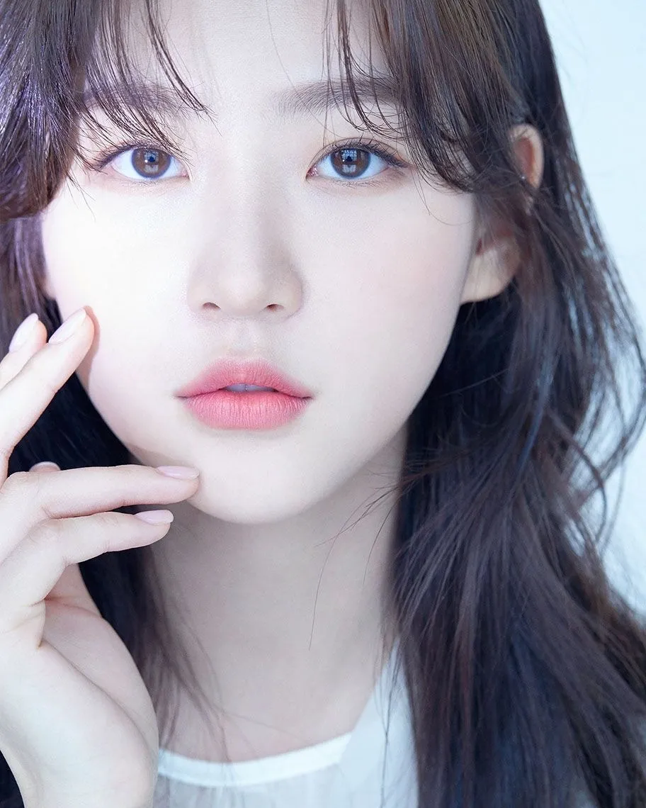 [정보/소식] 故김새론, 오늘(19일) 발인…유족 지인 슬픔 속 영면 들었다 | 인스티즈