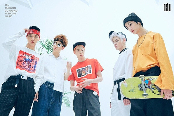  전 멤버가 솔로로 데뷔했다는 9년전 오늘 데뷔한 남자 아이돌