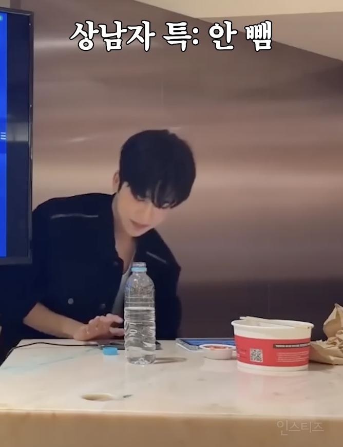 팬들이랑 맞짱뜨는 데 진심인 아이돌 .jpg | 인스티즈