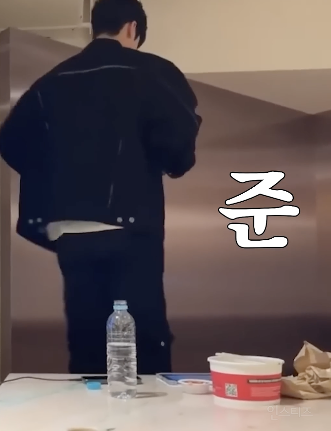 팬들이랑 맞짱뜨는 데 진심인 아이돌 .jpg | 인스티즈