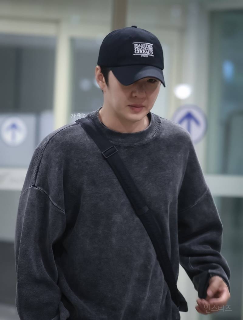 남친짤의 정석으로 옷입은 이창섭.jpg | 인스티즈