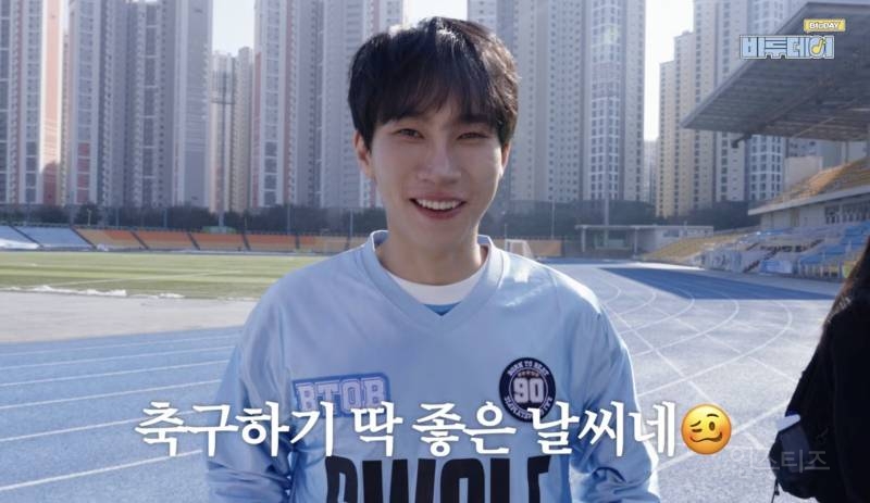 소문난 축구 덕후가 축구 컨셉으러 촬영했더니.jpg | 인스티즈