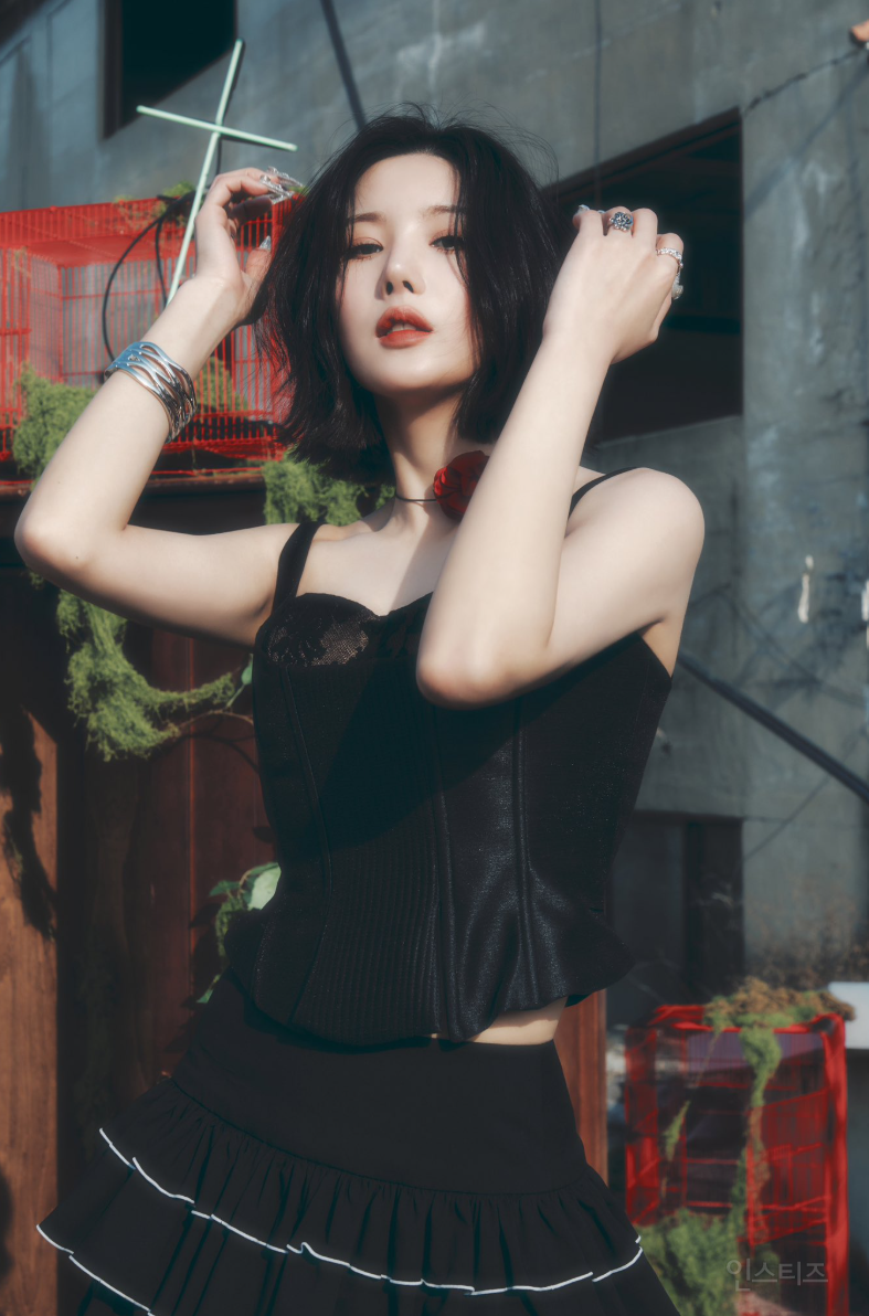 흑장미 느낌 낭낭한 권은비 디지털싱글 컨셉 포토&MD | 인스티즈