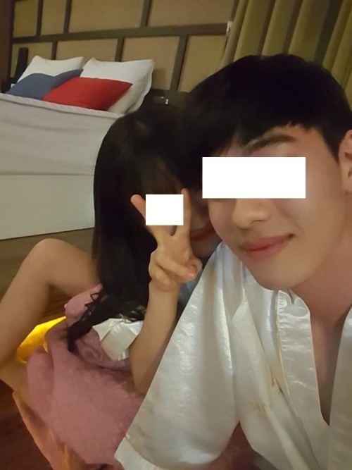 모텔가서 남친이랑 사진찍고 페북에 올린 고딩.jpg | 인스티즈