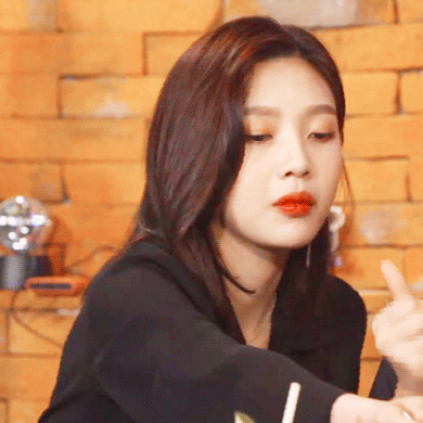 Джой из Red Velvet насмешила поклонников своей реакцией на вкус блюда Том-ям