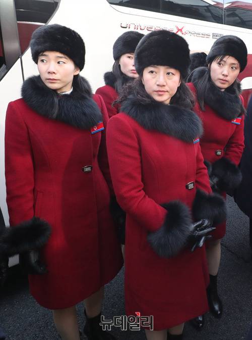 북한 미녀응원단 입항..jpg | 인스티즈