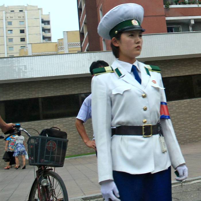 SNS로 북한 모습을 보여주는 인도네시아인 | 인스티즈