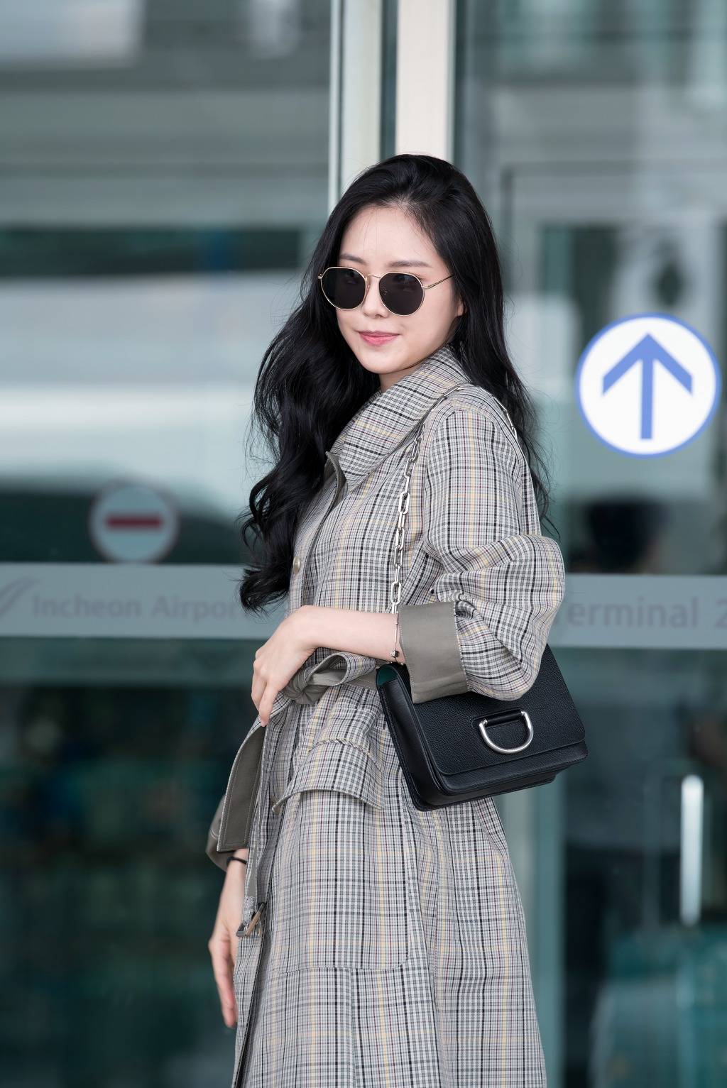 손나은 25일 인천공항 | 인스티즈