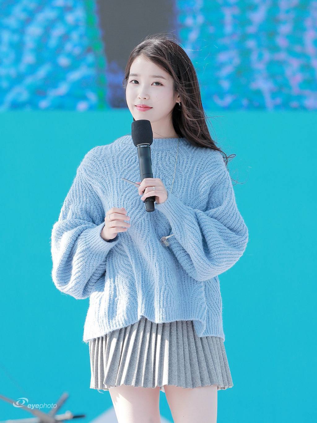 하늘하늘한 하늘색 아이유.jpg | 인스티즈