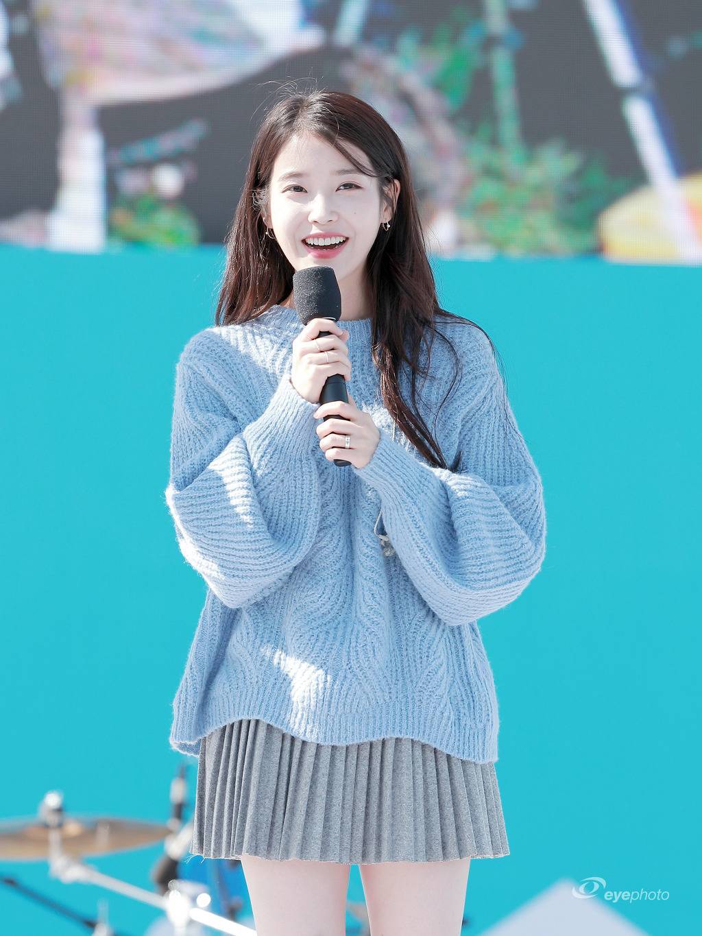 하늘하늘한 하늘색 아이유.jpg | 인스티즈