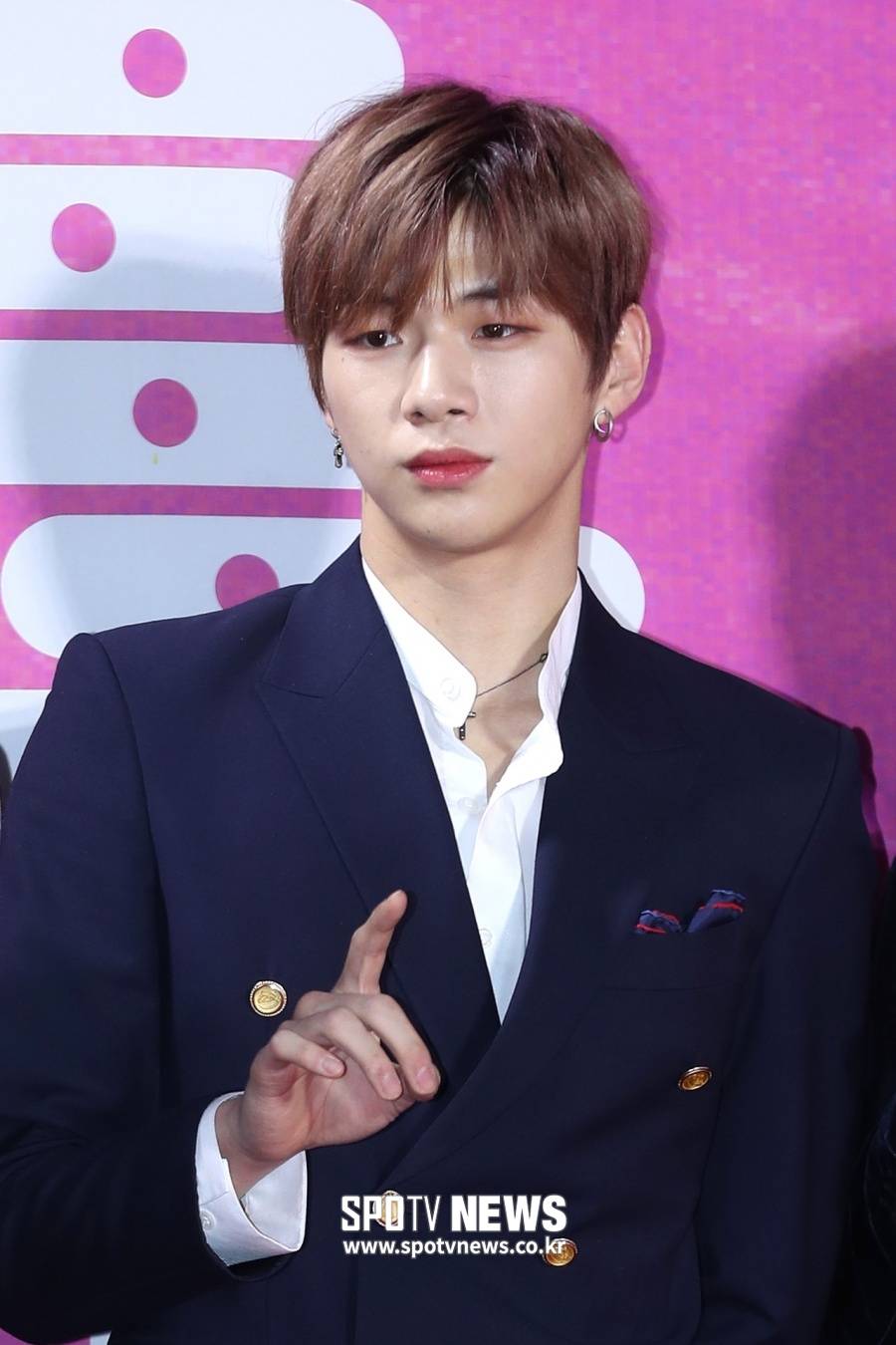 [단독] 강다니엘, 숙소도 이탈했다→워너원 멤버들과 연락단절 | 인스티즈