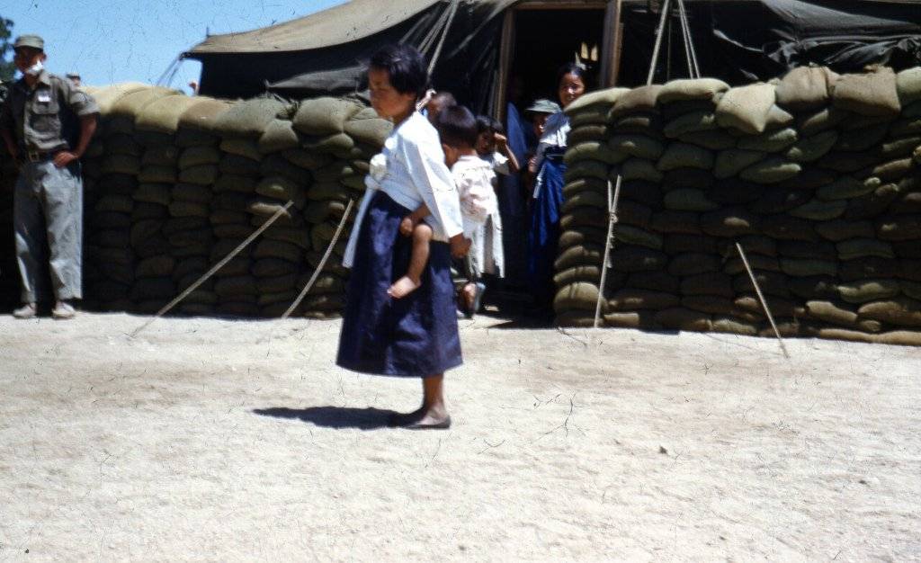 노르웨이 의사가 찍은 한국전쟁 당시 컬러사진 | 인스티즈