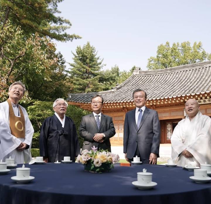 오늘자 문재인 대통령 | 인스티즈