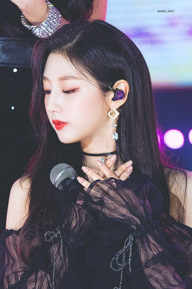 러블리즈 무쌍 비주얼 미인 정예인 2019년 모습.jpgif | 인스티즈