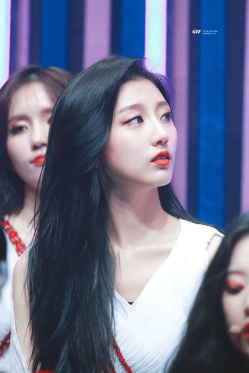 러블리즈 무쌍 비주얼 미인 정예인 2019년 모습.jpgif | 인스티즈