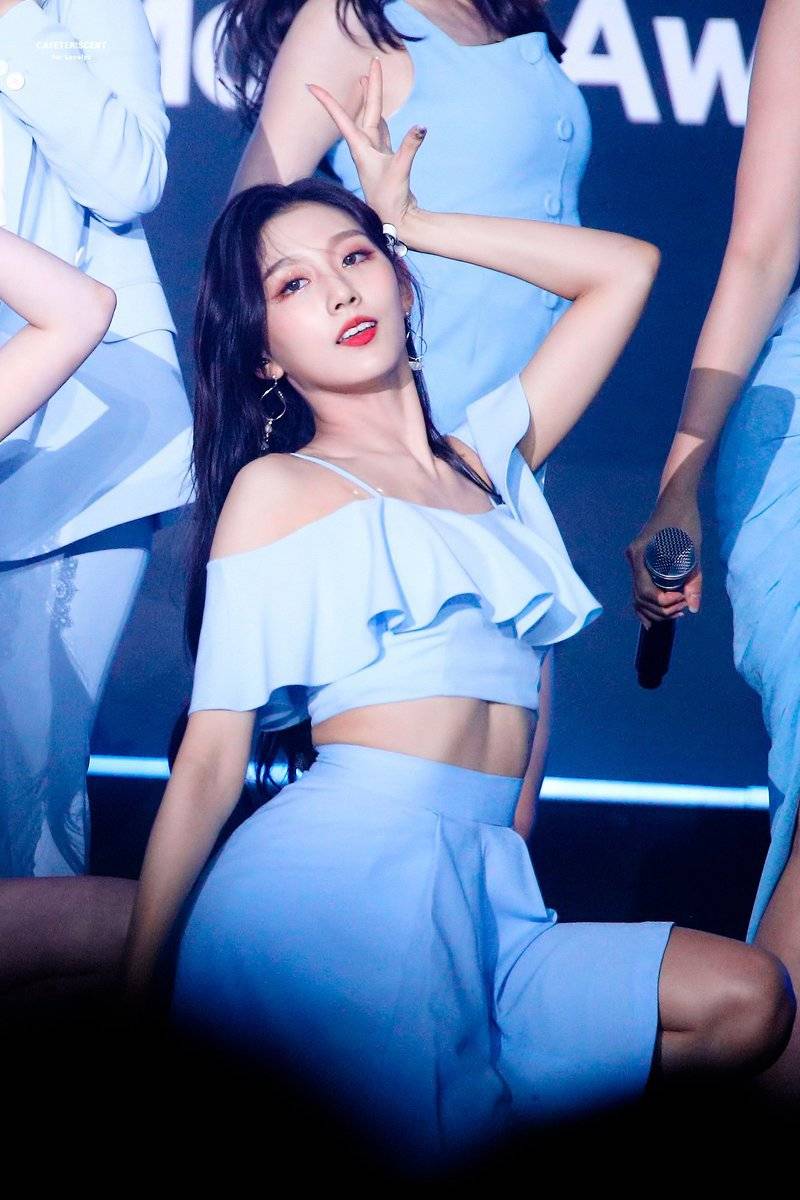 러블리즈 무쌍 비주얼 미인 정예인 2019년 모습.jpgif | 인스티즈