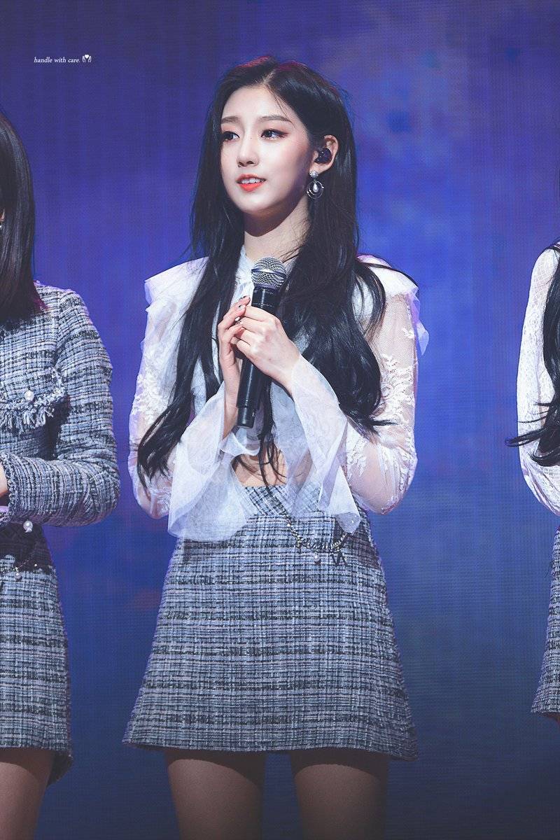 러블리즈 무쌍 비주얼 미인 정예인 2019년 모습.jpgif | 인스티즈