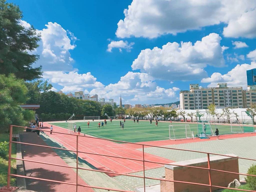 [고르기] 급식 개쩌는학교 vs 시설 개쩌는 학교 +수정 | 인스티즈