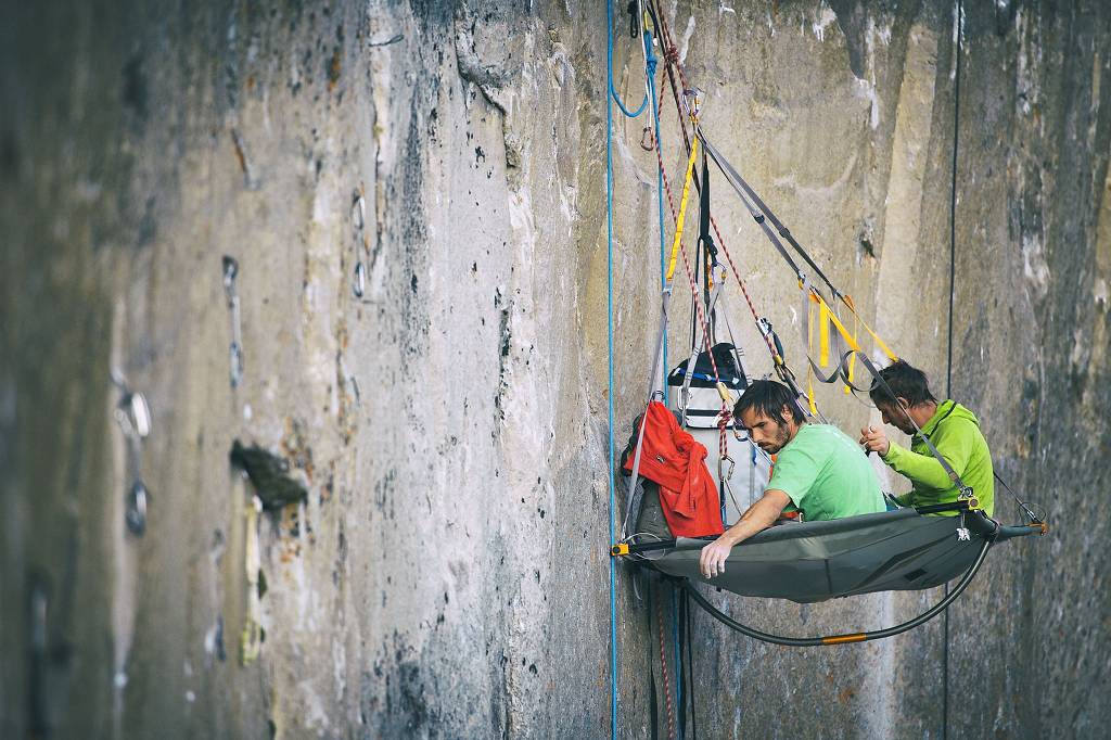 절벽 텐트 (Portaledges)(Extreme Hanging Tents) | 인스티즈