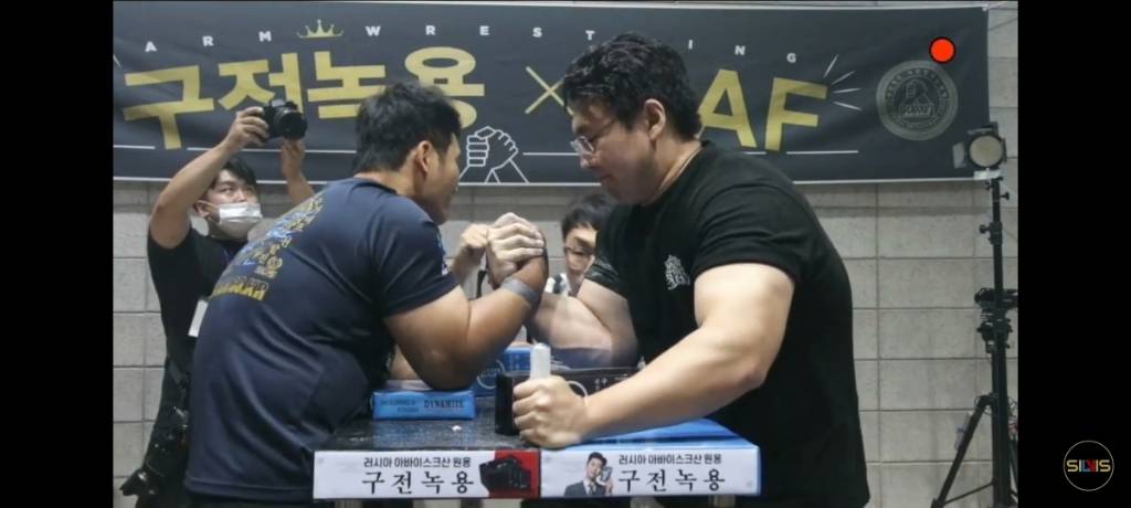 오늘자 팔씨름 역대급 명경기 랭킹 1등 vs 랭킹 3등 | 인스티즈