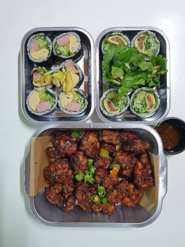 서울쪽에 주로 분포되어있는 김밥집이지만 닭강정이 더 맛있다고 소문난곳.jpg | 인스티즈