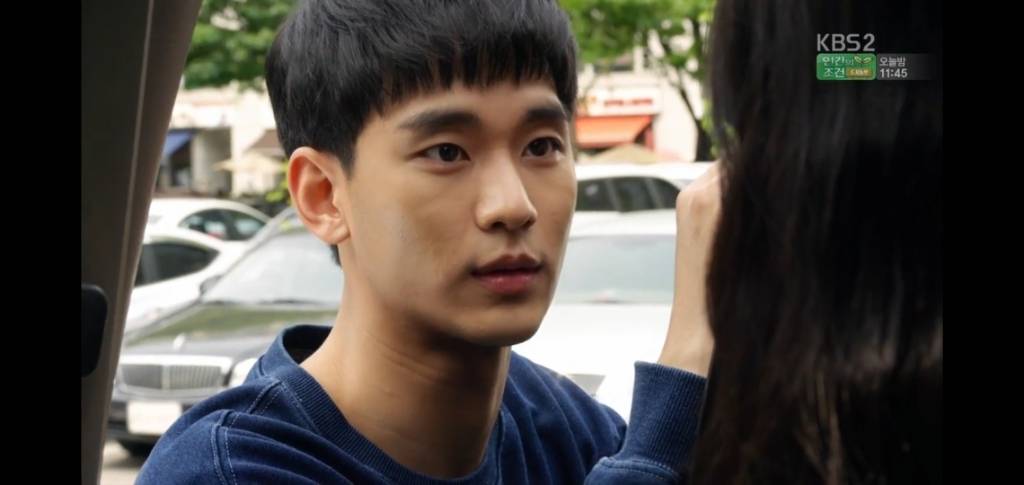 [프로듀사] 백승찬(김수현) 훔쳐보는 신디(아이유) | 인스티즈