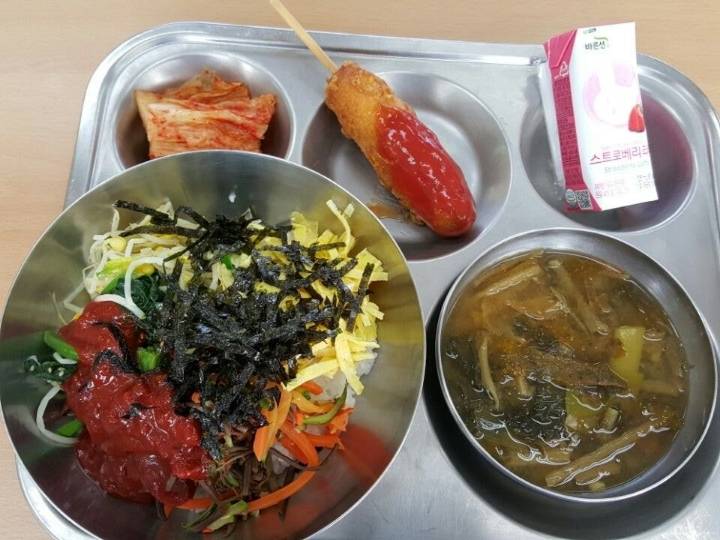 급식때 비빔밥과 함께 나오는 국조합...jpg | 인스티즈