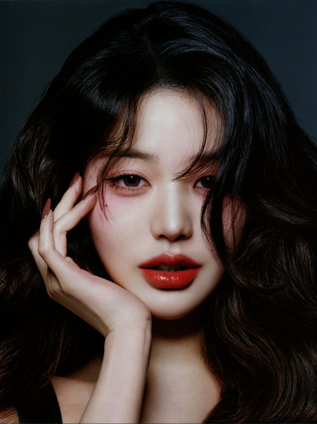  케라스타즈 x 보그 코리아 4월호 아이브 장원영 화보2