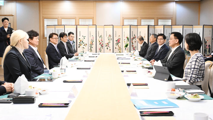 최상목 부총리, 일자리창출 우수기업 오찬간담회 | 인스티즈