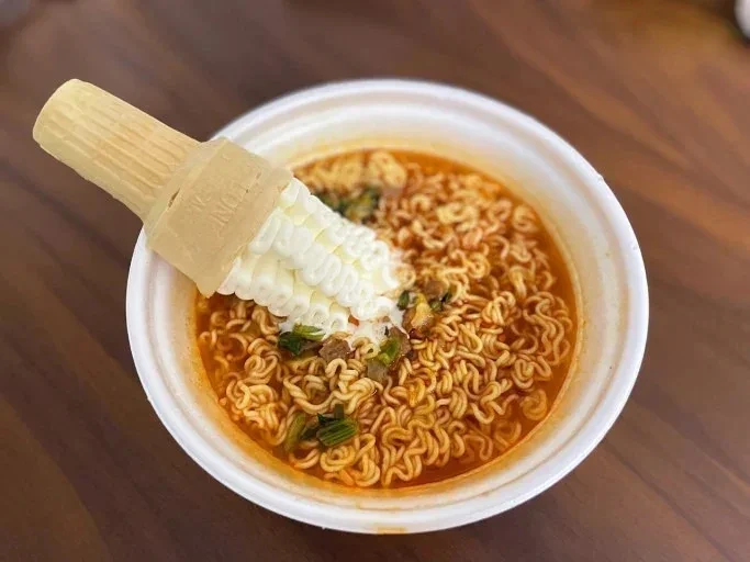  일본에서 유행한다는 왕뚜껑 + 빵빠레 조합, 가능?