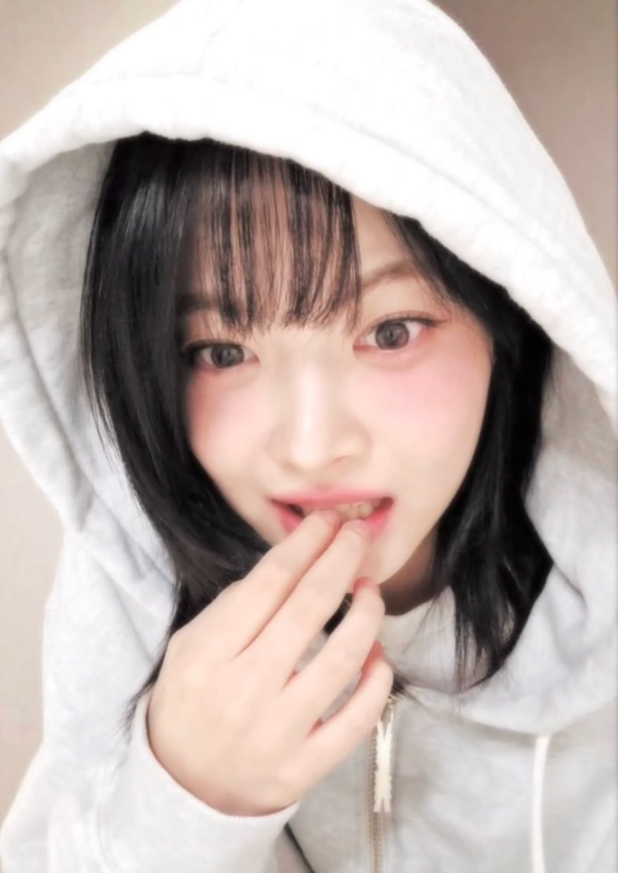 르세라핌 막내 홍은채 | 인스티즈