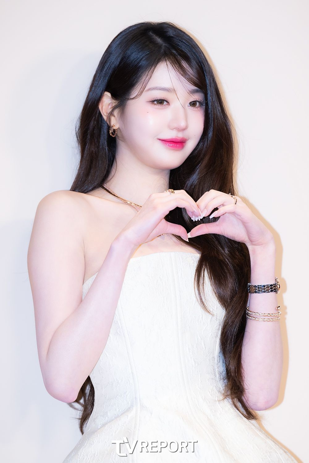 오늘자 아이브 장원영 불가리 쥬얼리 포토월 기사사진 | 인스티즈