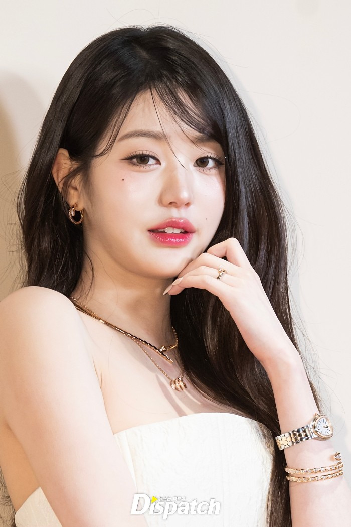 오늘자 아이브 장원영 불가리 쥬얼리 포토월 기사사진 | 인스티즈