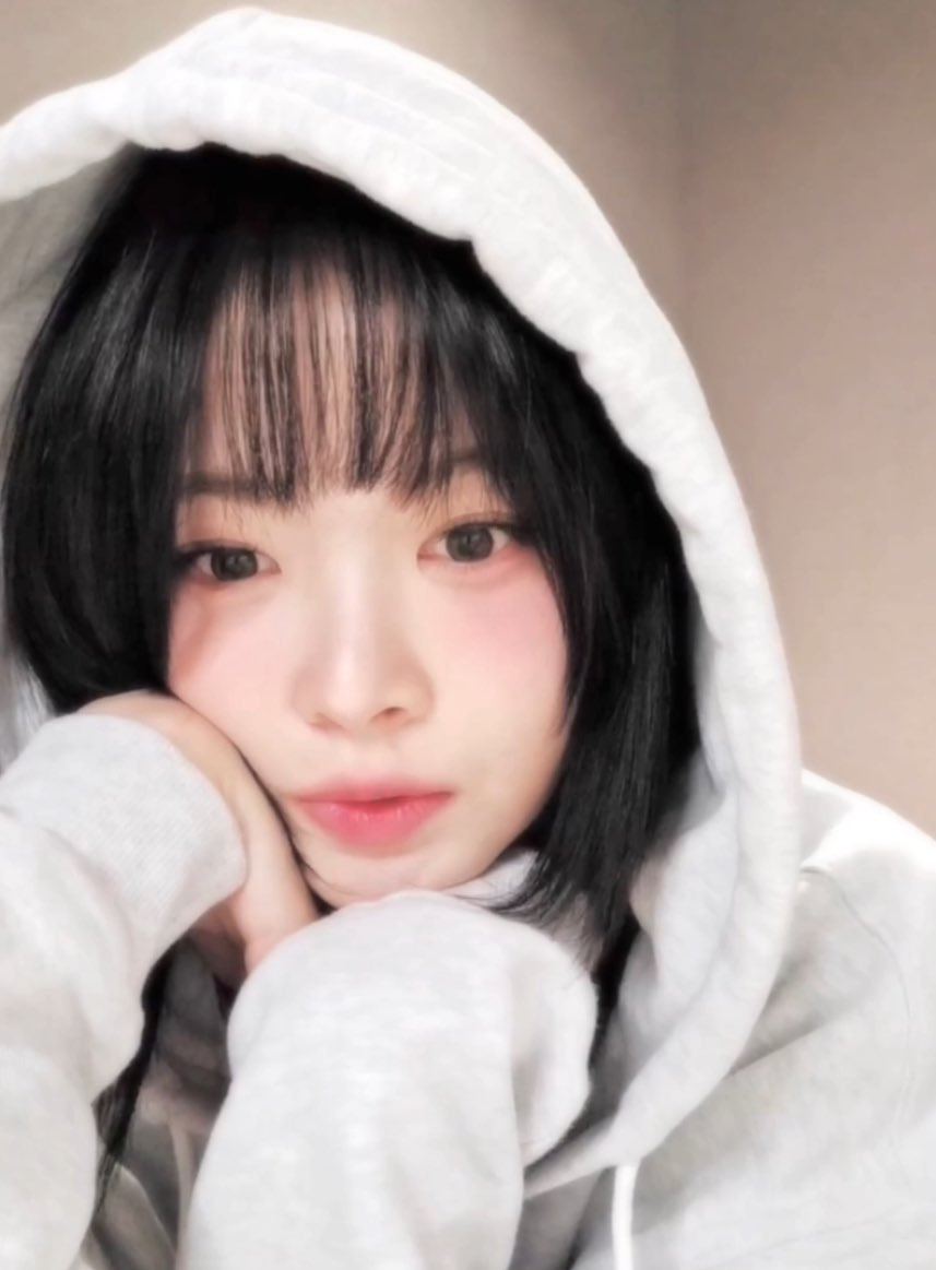르세라핌 막내 홍은채 | 인스티즈