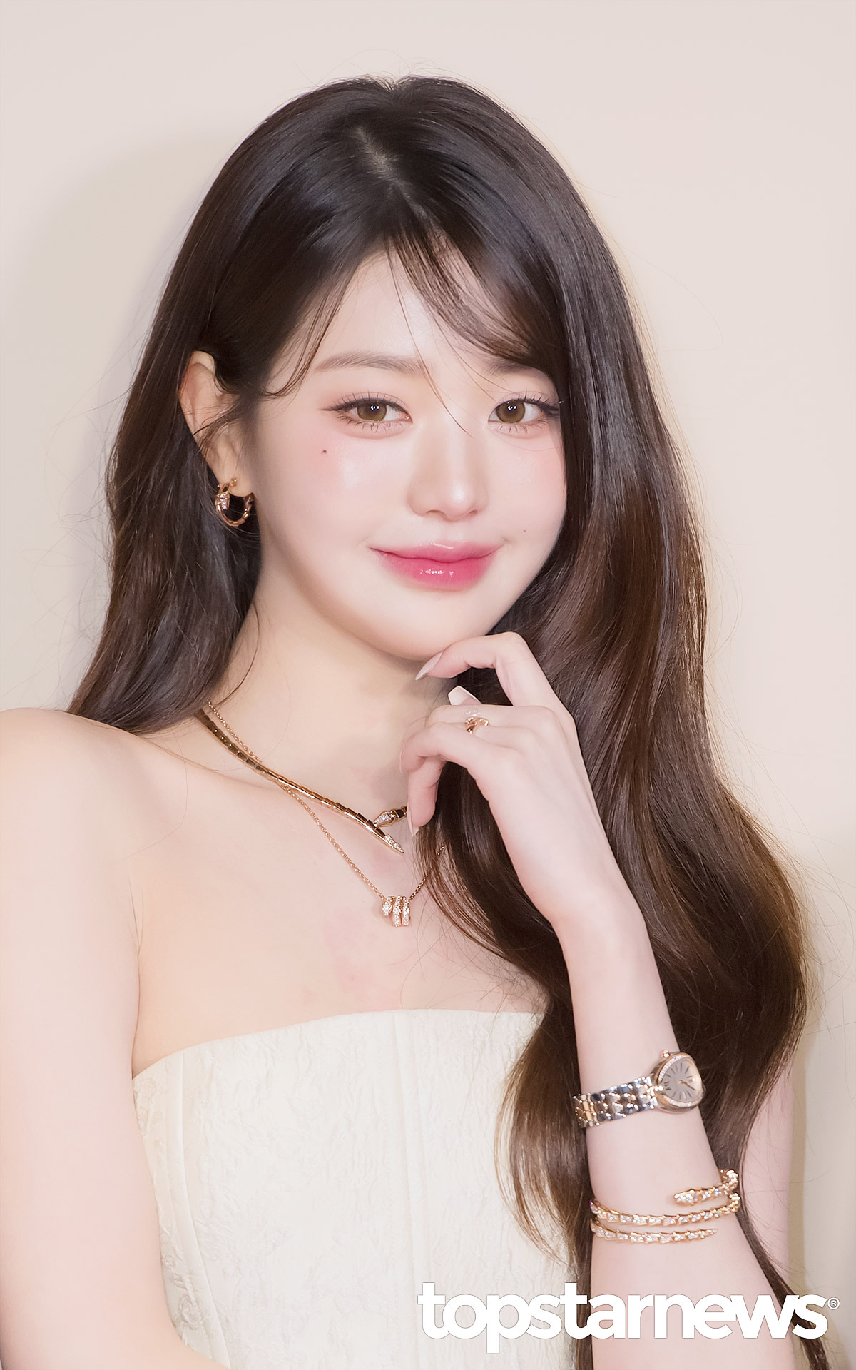 오늘자 아이브 장원영 불가리 쥬얼리 포토월 기사사진 | 인스티즈