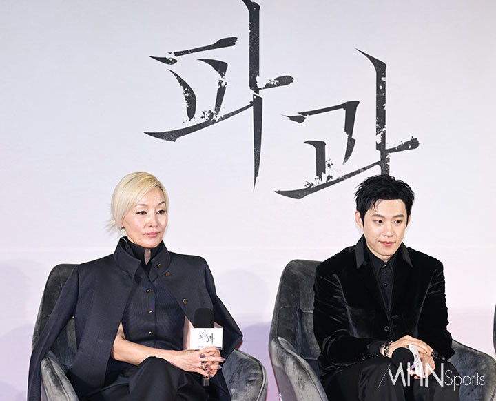 영화 파과 제작보고회 이혜영&김성철 투샷 | 인스티즈