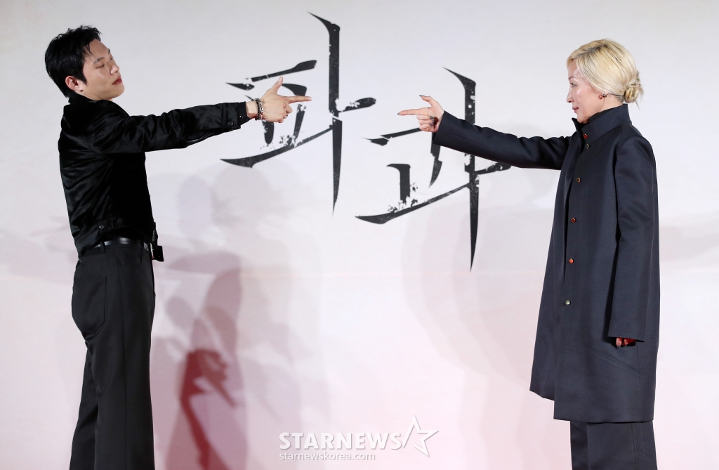 영화 파과 제작보고회 이혜영&김성철 투샷 | 인스티즈