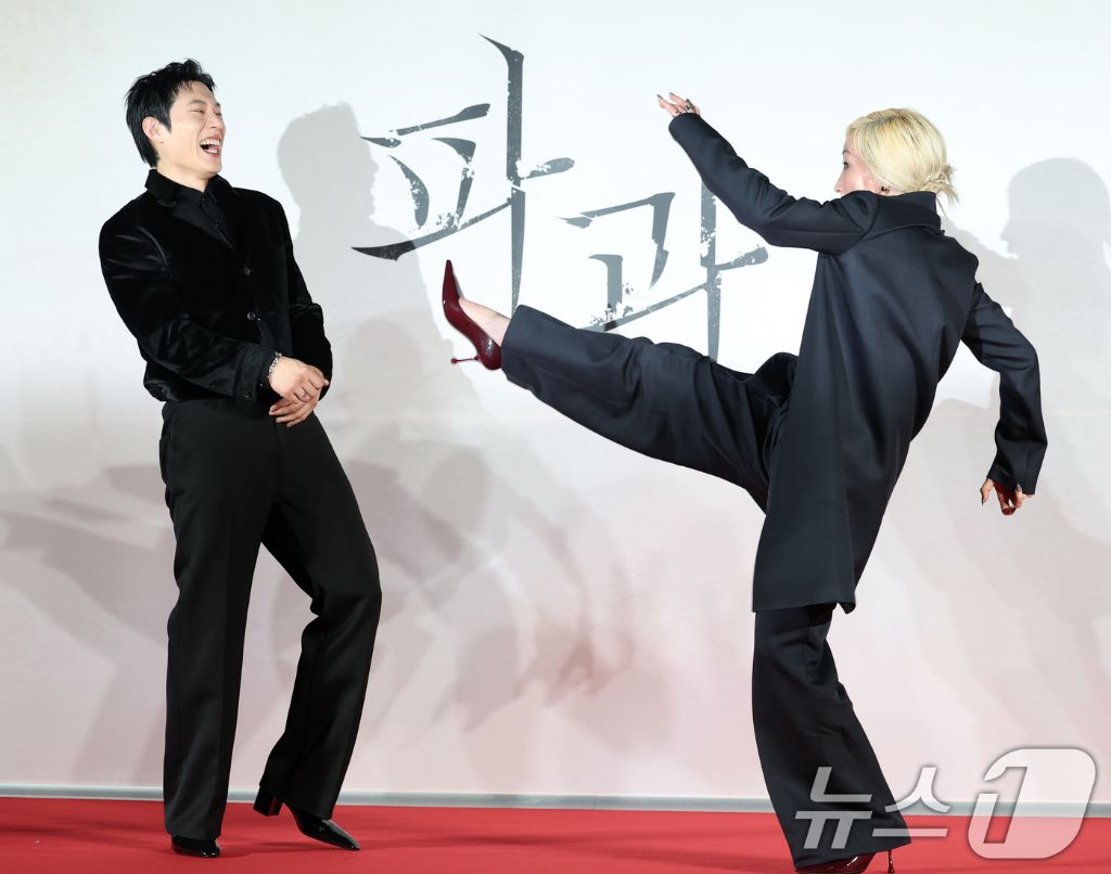 영화 파과 제작보고회 이혜영&김성철 투샷 | 인스티즈