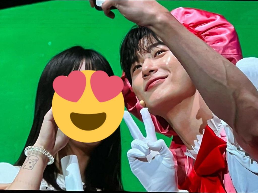 얇은 옷에 비치는 변우석 힘줄 | 인스티즈