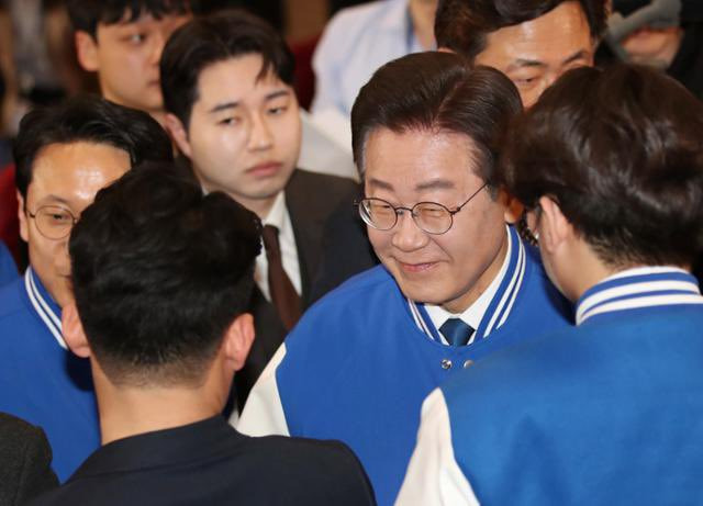 애들아 1년전 오늘이 총선이였음 | 인스티즈