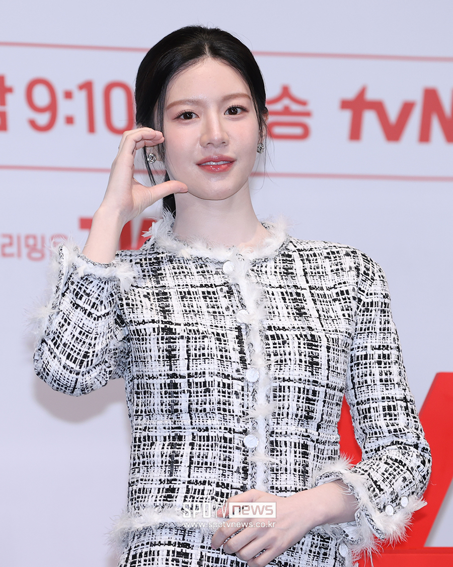 [언젠가는 슬기로울 전공의생활] 제작발표회 고윤정 | 인스티즈