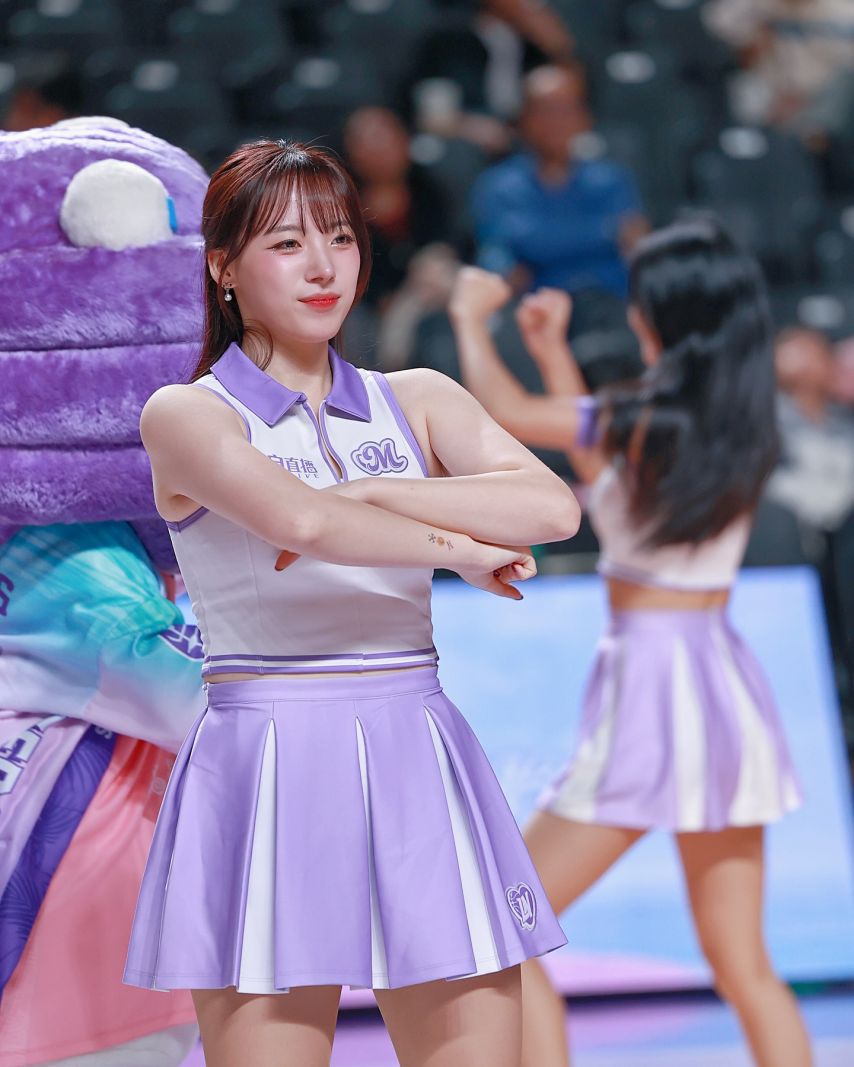  하지원 치어리더.jpg