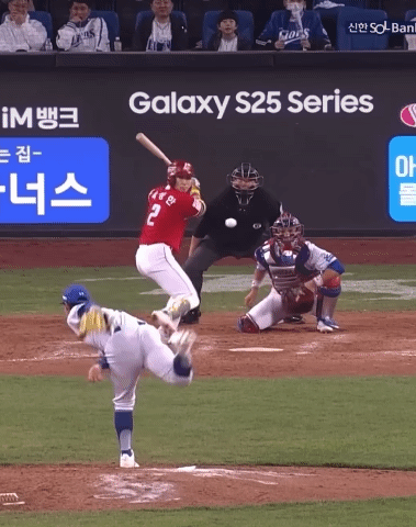 어제자 삼성 vs ssg 경기 응원석에 나타난 등대 .jpgif | 인스티즈
